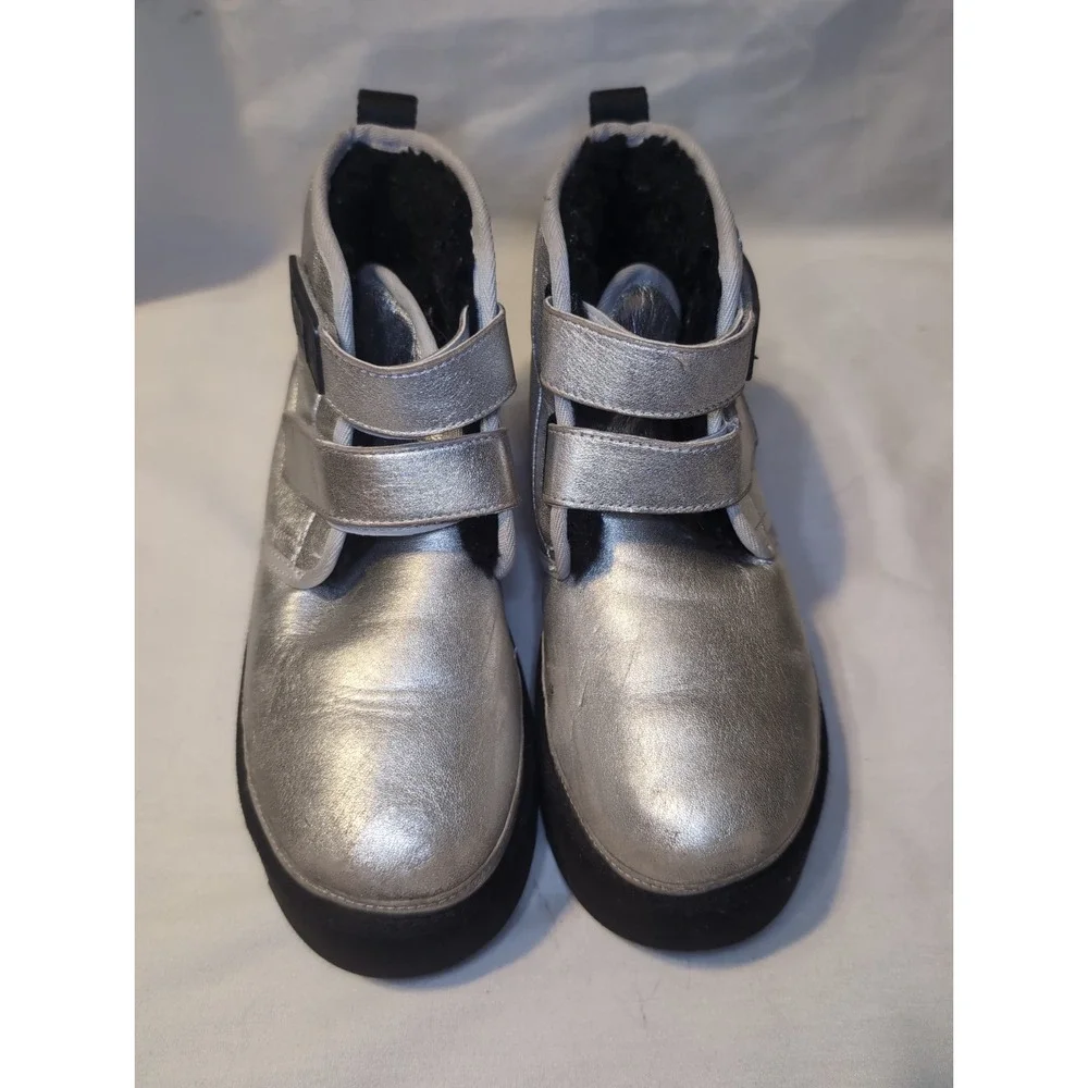 Ugg Neumel Leather Platform Chukka Boots (Big Kids 5, W 6) Silver Strap Ankle